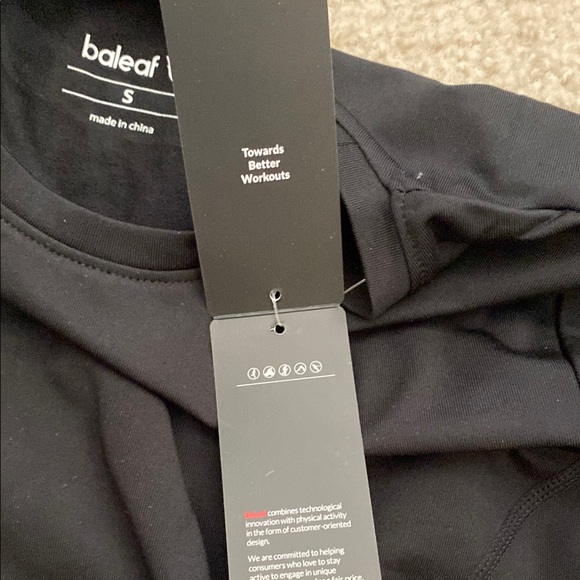 Baleaf Women's Classic Black‎ Long Sleeve Top - Picture 3 of 3